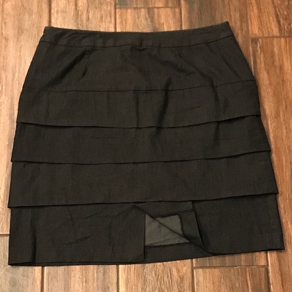 LN Larry Levine brand Women's skirt with layers - Picture 4 of 6